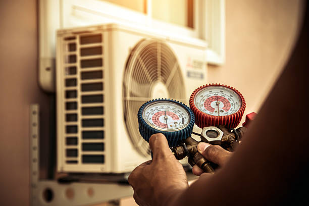 Professional Hvac technician working in Fairview, TX